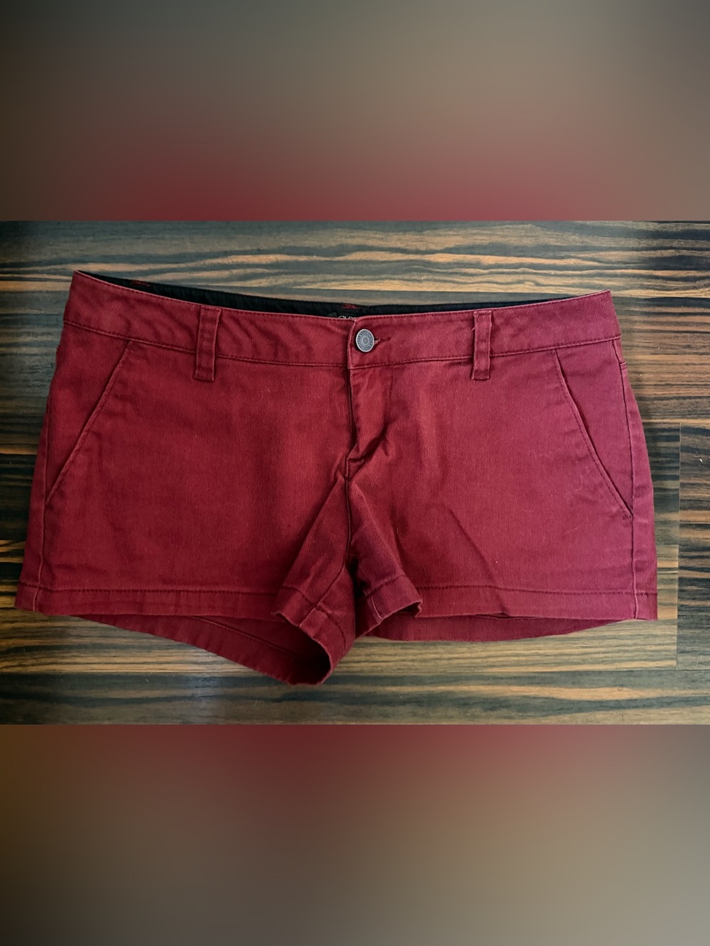 Volcom Women’s Burgundy/Red Chino-Style Shorts – Size 5